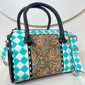 Bolso de Mano Mediano de Cuero Vacuno Hecho a Mano por Diseñador, con Patrón a Cuadros Azul Verdoso y Blanco, para Mujer, Tipo Bandolera - Product Image 4