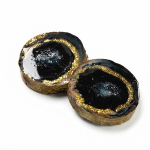 Sous-verres en résine géode bleue de luxe en gros, tapis de tasse en agate époxy personnalisés avec flocons de feuille d'or pour la décoration de la maison, des hôtels et des mariages - Product Image 2