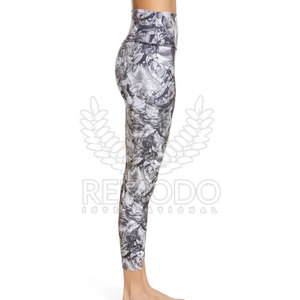 Leggings Deportivos Sublimados Personalizados al Por Mayor para Mujer, de Secado Rápido, para Yoga, Elásticos, de Poliéster/Spandex, con Diseño Tie Dye, para Entrenamiento - Product Image 3