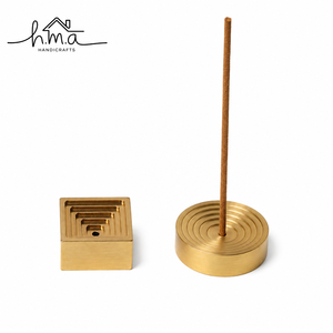Porte-encens géométrique moderne en laiton, design labyrinthe carré, finition dorée, brûleur d'aromathérapie décoratif - Product Image 4