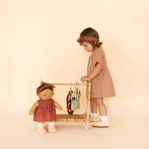 Perchero pequeño de ratán para ropa de muñecas, juguetes para niños pequeños, la mejor opción, perchas para ropa de muñecas infantiles - Product Image 6