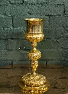 Elegante Juego de Cáliz y Ciborio de Metal, Adecuado para Servicios Religiosos en la Iglesia, con Accesorios de Comunión Religiosa Hechos a Mano - Product Image 5