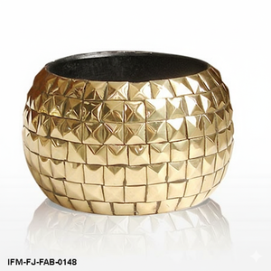 Brazalete Metálico Ancho y Texturizado con Incrustaciones de Pirámides Doradas para Mujer - Product Image 4
