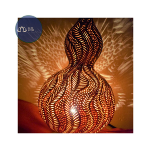 Artisanat de calebasse naturelle sculptée de haute qualité – Récipient durable en calebasse séchée pour la décoration de bureau - Product Image 1