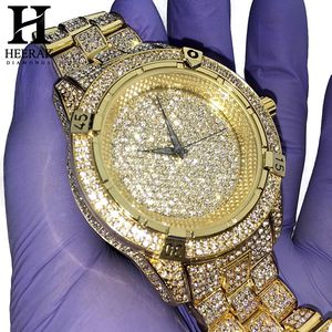 Montre pour homme avec grand cadran doré serti de diamants, cadran micro-pavé avec lunette à chiffres gravés, montre-bracelet personnalisée style Hip Hop Bust Down - Product Image 4