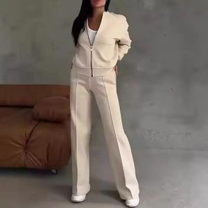 Ensemble de survêtement 2 pièces pour femme, idéal pour les grandes tailles : veste à capuche zippée à manches longues et pantalon évasé - Product Image 3