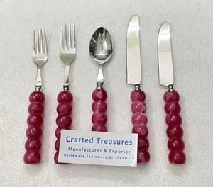 Ensemble d'ustensiles de table très vendu avec manche en résine, design traditionnel en acier inoxydable, durable et léger, pour la vaisselle de mariage - Product Image 1