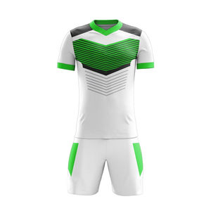 Nouveauté : Dernier modèle d'uniforme de football et de vêtements de sport personnalisés par sublimation, 100 % polyester, prix abordable - Product Image 1