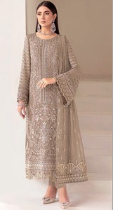 ชุดสัลวาร์ คามีซ ฟอกซ์ จอร์เจตต์ แบบเย็บกึ่งสำเร็จรูป ความยาวปานกลาง ตกแต่งด้วยงานปักเลื่อมและลายฉลุ เหมาะสำหรับงานแต่งงาน งานปาร์ตี้ งานดิวาลี และงานพรอม - Product Image 3