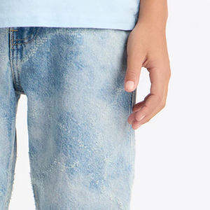 Jeans Azules Clásicos de Corte Recto, Prenda Duradera de Alta Calidad / Material Transpirable y Cómodo para un Ajuste Relajado y Diseño Casual - Product Image 3