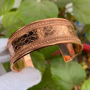 Pulsera Magnética de Cobre con Flor de la Vida, 100% Cobre Sólido, Hermosa Pulsera de Diseño, Hecha a Mano, para Él y Ella - Product Image 2