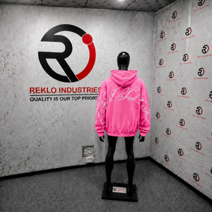Nouveau sweat à capuche rose premium zippé, coupe décontractée, respirant, en coton doux, style hiver avec motif sur les manches - Product Image 4