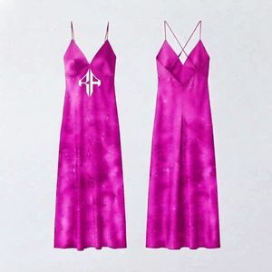 เดรสยาวสายเดี่ยวพิมพ์ลายแบบรีดร้อน ดีไซน์ไขว้หลัง สีพื้น ผ้าโพลีเอสเตอร์ 100% ชายกระโปรงตรง สำหรับผู้หญิง ลดราคาสุดฮอต - Product Image 1