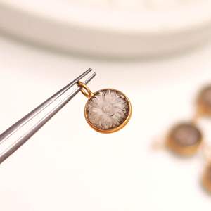 Pendentif en quartz fumé naturel sculpté à la main en forme de fleur, en argent sterling 925, charme en pierre de quartz fumé pour la fabrication de bijoux, 11 mm - Product Image 5