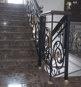 Rampe d'escalier en fer forgé de designer avec détails en laiton des deux côtés, rampe intérieure haut de gamme, exportateur, vente en gros, taille personnalisée - Product Image 5