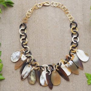 Collar de cuerno de búfalo hecho a mano, joyería de moda, cadena de cuerno natural, collar llamativo para damas - Product Image 1