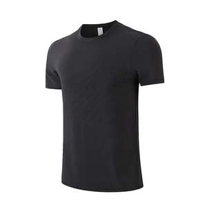 Camiseta Deportiva Gris de Cuello Redondo para Hombre, Corte Ajustado, 100% Algodón Peinado, Manga Corta, para Gimnasio, Entrenamiento, Fitness y Rendimiento - Product Image 5