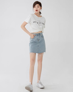 Mini-jupes tendance en gros pour femmes, style urbain sexy, en jean plissé respirant, taille décontractée, avec bouton et ceinture - Product Image 5