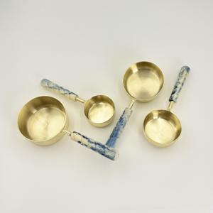 4 tasses à mesurer en acier inoxydable 202 avec poignée en résine écologique de haute qualité pour la maison, les restaurants et les bars à bas prix - Product Image 4