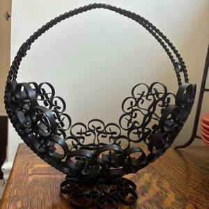 Cesta de frutas de hierro de diseño abierto contemporáneo para almacenamiento en la cocina del hogar y decoración de la mesa de comedor - Product Image 1