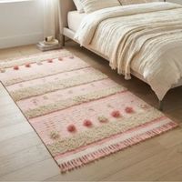 Nouvelle arrivée, tapis rectangulaire rayé artisanal bohème, rose crème, franges, pompons, tapis de maison à prix de gros