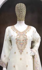 Traje Anarkali Blanco Bordado para Mujer con Dupatta, Corte Holgado, Largo hasta el Tobillo, Atuendo Tradicional Indio-Pakistaní - Product Image 3