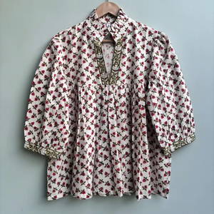 Robe midi ou tunique en coton imprimé à la main avec col en V, manches bouffantes, taille haute et silhouette évasée - Product Image 2