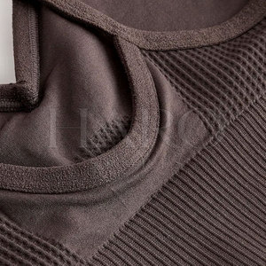 Soutien-gorge de sport durable et flexible offrant un maintien maximal avec technologie anti-transpiration pour vous garder au confort et au sec - Product Image 5
