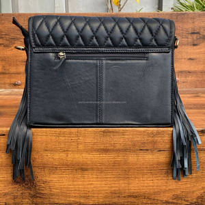 Diseñador de moda Mujeres Mano Tooled Cuero Flecos Crossbody Sobre Bolsa Precio al por mayor Diamante Enrejado Acolchado Bolsos de mano - Product Image 5