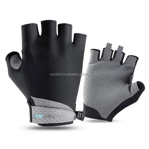 Gants de golf à haute stabilité avec texture antidérapante, tissu léger et respirant pour un swing constant et un jeu en plein air - Product Image 1