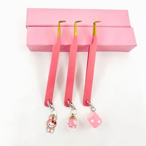 Pince à cils rose avec breloques, outil de précision pour extensions de cils, emballage en boîte - Product Image 1