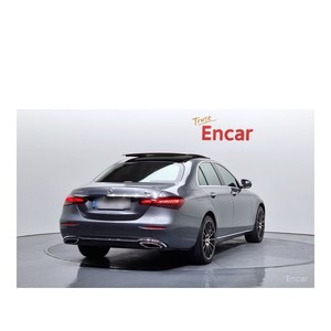Mercedes-Benz E450 4MATIC Exclusive Classe E 2021 avec volant à gauche, boîte de vitesses automatique et caméra de recul, 51 444 km - Product Image 2