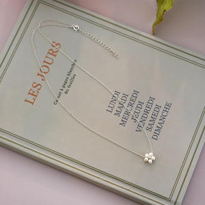 Collier en perles d'eau douce polyvalent, simple, luxueux, rétro, pendentif fleur française, perles, chaîne claviculaire, pendentifs fins - Product Image 4