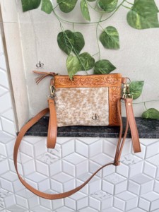 Sac à main en cuir à motifs occidentaux usiné à la main en fourrure de vachette sculptée en cuir avec pompon Boho fleurs sac à bandoulière en fourrure de Offre Spéciale pour femmes - Product Image 2