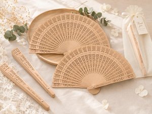 Abanico Plegable de Bambú Hecho a Mano con Diseño Artístico Pintado, de Madera Natural Moderna, Coleccionable, Decorativo, Regalo de Boda - Product Image 2