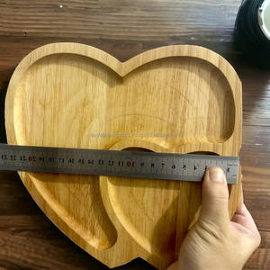 Meilleur plateau de service en bois en forme de coeur finition naturelle décor rustique pour la nourriture et d'autres utilisations - Product Image 3