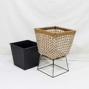 Maceta Elevada de Alta Calidad, con Forro Interior de Plástico y Cordón Metálico, 1 Pieza, para Balcón o Exterior - Product Image 3