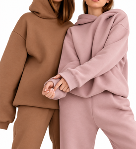Sweat à capuche oversize pour femme avec cordon de serrage, capuche croisée, épaules tombantes, poche frontale et poignets côtelés - Product Image 5