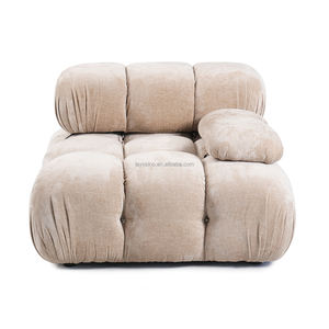 غرفة معيشة حديثة شمالية مع أريكة مقطعية على شكل حرف L لفيلا مول - Product Image 6