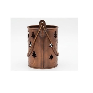 Portavelas cilíndrico de metal con acabado antiguo en cobre, con recortes de árbol y estrella, para decoración navideña del hogar. - Product Image 1