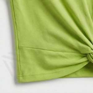 T-shirt de sport personnalisé en coton pour femme, coupe courte, style athlétique, idéal pour le yoga, le fitness, la gym et le streetwear décontracté - Product Image 5
