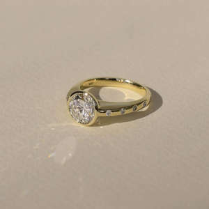 Anillo de Compromiso de Lujo con Diamante Cultivado en Laboratorio de Corte Redondo, Anillo de Novia Vintage con Incrustaciones de Oro Amarillo, Joyería Fina, Regalo para Mujer - Product Image 3