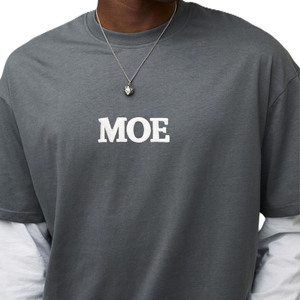 T-shirt pour homme en coton épais avec construction à manches superposées, logo brodé sur la poitrine, personnalisation de la marque, approvisionnement en gros - Product Image 3