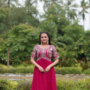 Vestido de diseñador con bordado Faux Blooming, Vestido de diseñador con bordado Faux Blooming Zari y lentejuelas, Vestido Anarkali Faux Blooming - Product Image 1