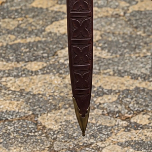 Réplica Decorativa de Espada de Fantasía Hecha a Mano con Grabado Detallado en la Hoja de Acero, Guarda Ornamental y Mango Premium - Product Image 6