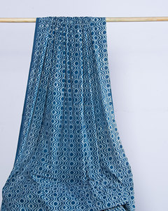 ผ้าฝ้ายลายบล็อกสีครามทรงเรขาคณิตผ้าคอตตอนคอมบ์ออร์แกนิกสำหรับเด็กผู้หญิง120gsm เป็นมิตรกับสิ่งแวดล้อมสิ่งทอใช้ในบ้าน - Product Image 4