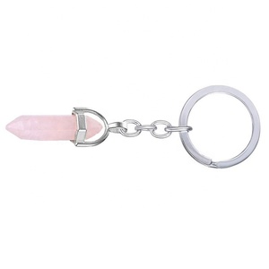 Haute qualité naturel rose quartz cristal colonne hexagonale pierre à la main Double Point métal porte-clés cristal pierre en gros - Product Image 2