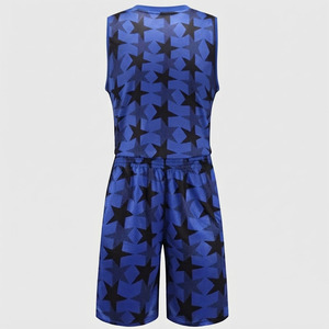Ensemble d'uniformes de basketball personnalisés à motif étoile, kit de basketball professionnel respirant avec impression intégrale, tenue athlétique haute performance - Product Image 2