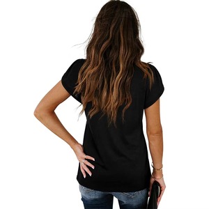 T-shirts personnalisés en gros pour femmes, col en V, manches courtes, décontractés, en coton respirant, coupe ajustée, pour l'été - Product Image 4