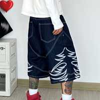 Shorts Bermuda en jean baggy pour homme avec ailes brodées blanches, style streetwear, taille mi-haute, fermeture boutonnée, en toile de coton